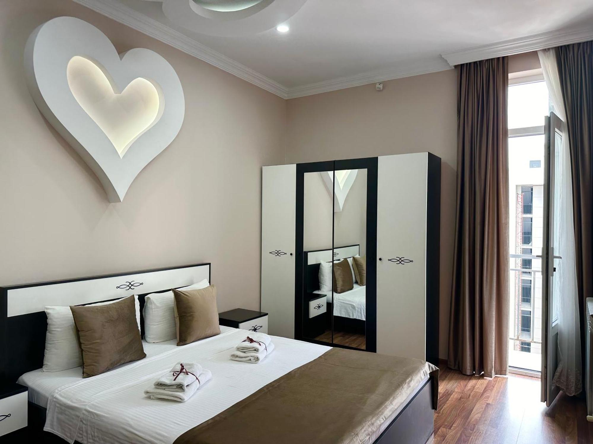 Grand Home Batumi Rum bild