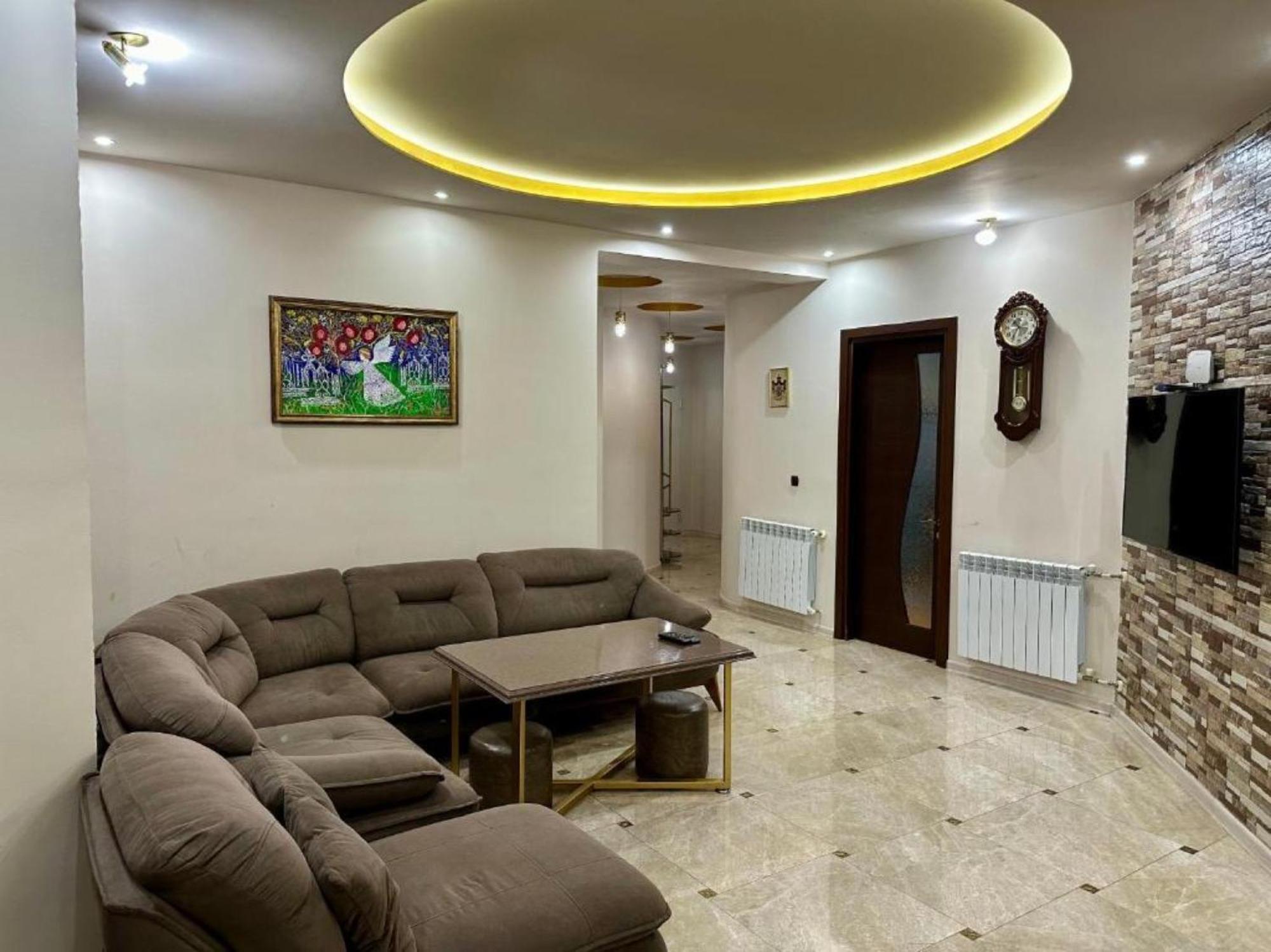 Grand Home Batumi Rum bild